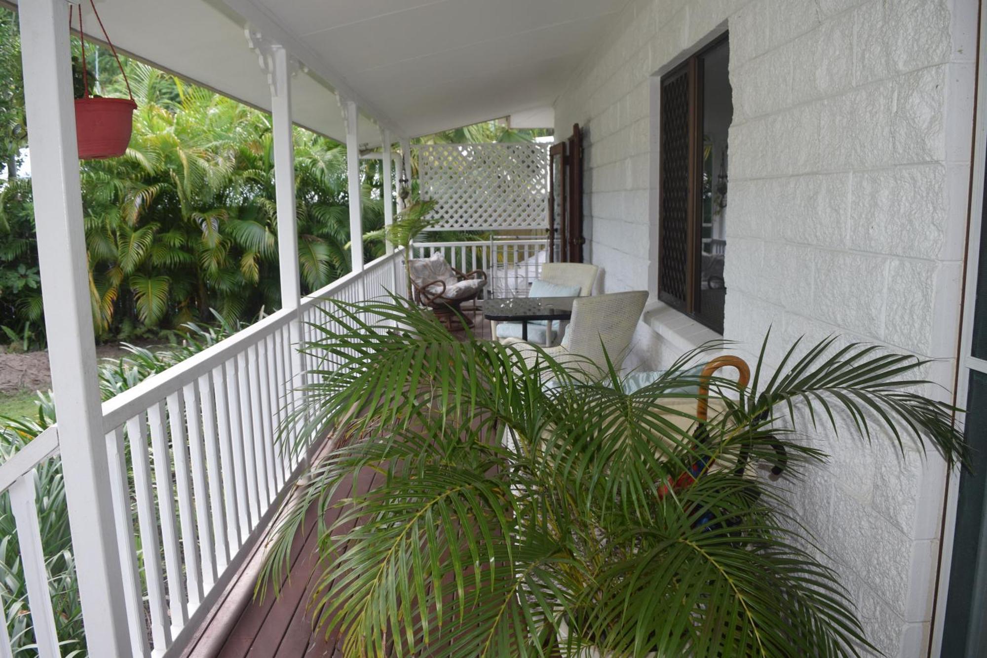 South Pacific Bed & Breakfast Клифтън Бийч Екстериор снимка